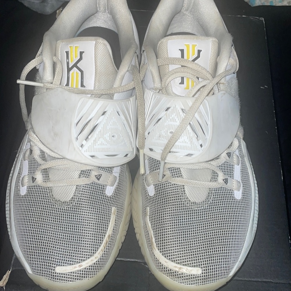 Kyrie Low GLOW IN THE DARK‼️